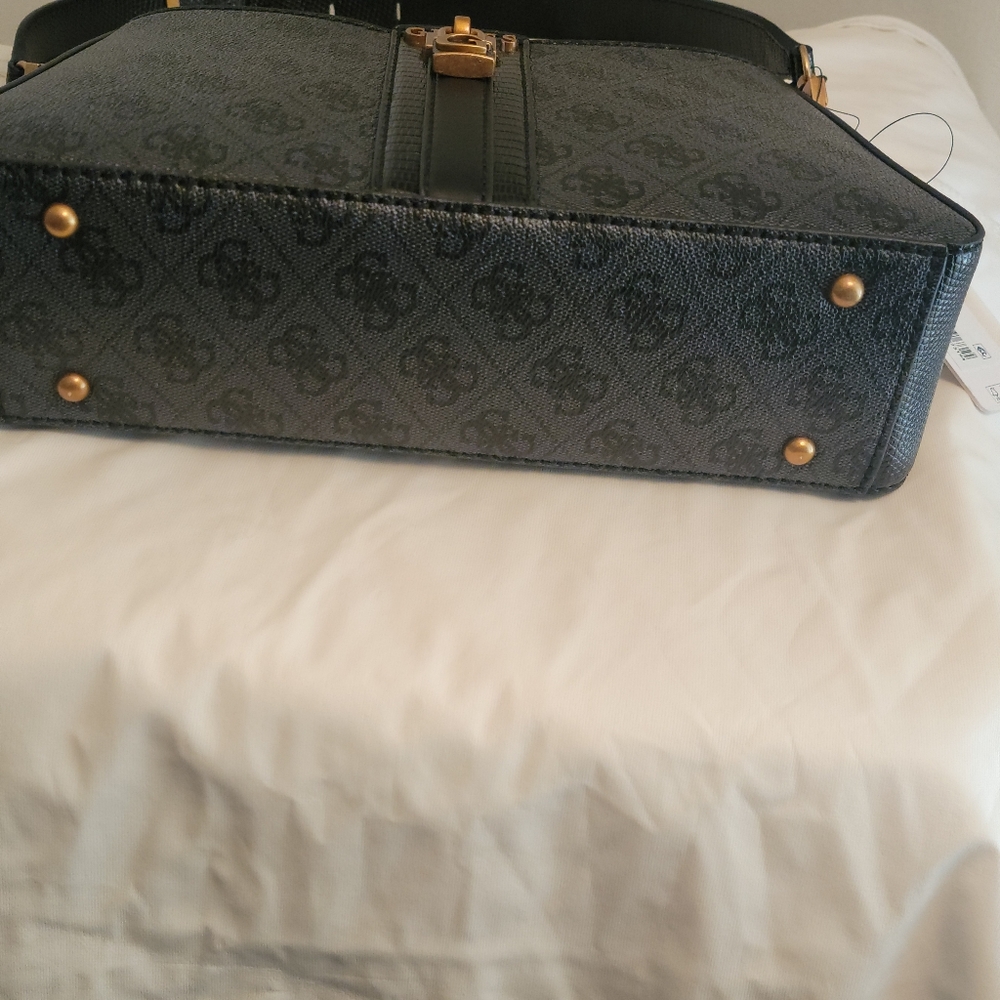 Guess NWT - Picture 9 of 9